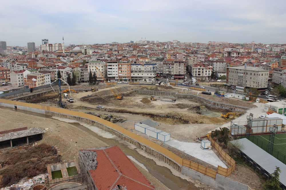 Zeytinburnu'nda dev buz  pisti çalışmamız devam ediyor